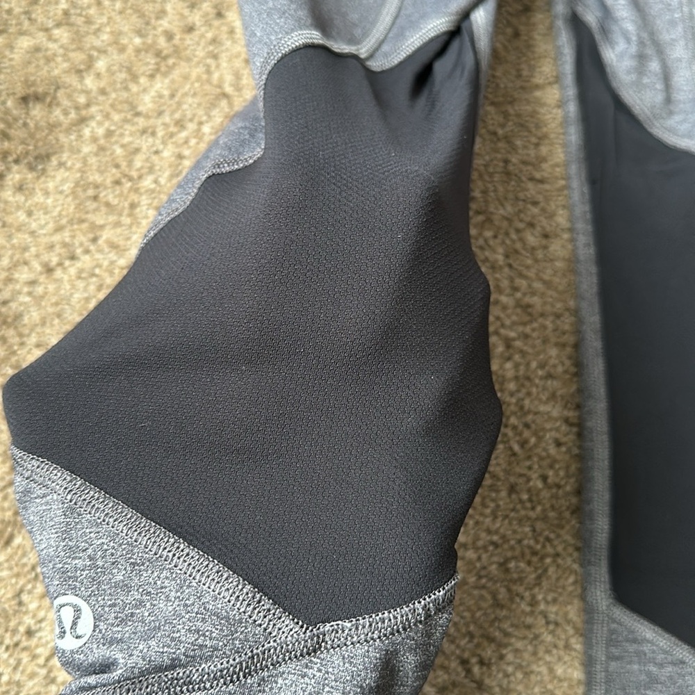 Lululemon leggings women size 6 - Picture 4 of 7